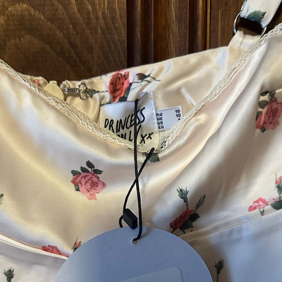 Dress - Picture 2 of 2